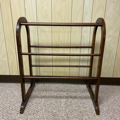 Wooden Quilt or Blanket Rack with Arched Design