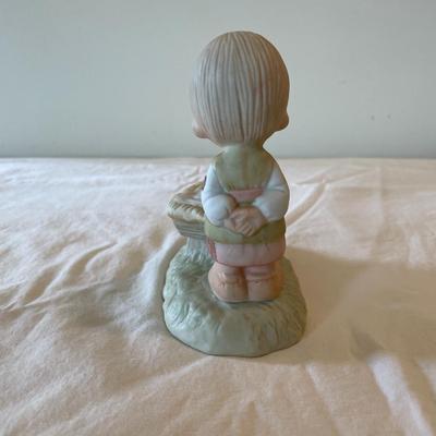 Precious Moments Figurine ‘Come Let Us Adore Him’, 1978