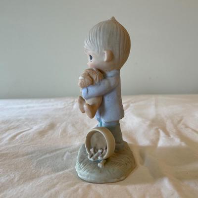 Precious Moments ‘Blessed are the Peacemakers’ Figurine