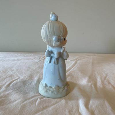 Precious Moments Figurine - Take Time To Smell The Flowers