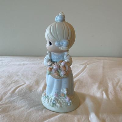 Precious Moments Figurine - Take Time To Smell The Flowers