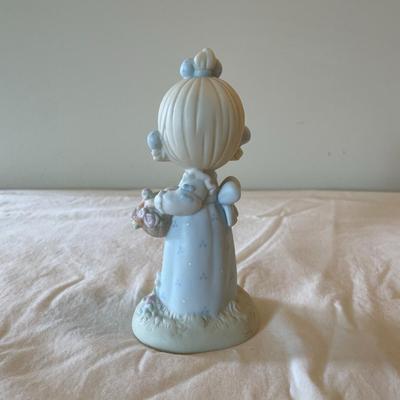 Precious Moments Figurine - Take Time To Smell The Flowers