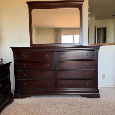 Sumter 8-Drawer Cherry Finish Dresser with Mirror for Bedroom