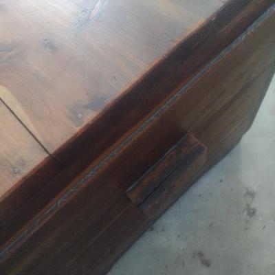 Cedar Wood Blanket Chest with Sliding Interior Drawer