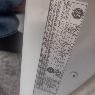 GE 5000 BTU Window Unit Single Phase Air Conditioner