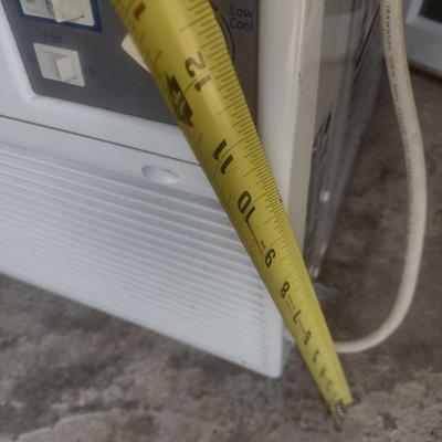 GE 5000 BTU Window Unit Single Phase Air Conditioner