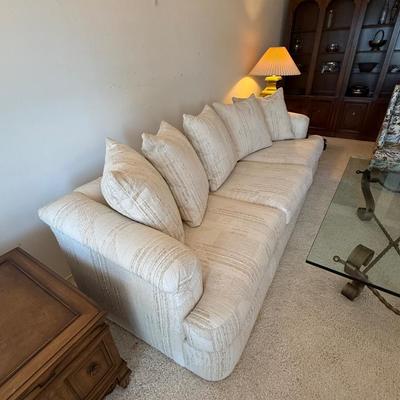 Henredon eContemporary Sofa Multicolor with 5 Pillows for Living Room