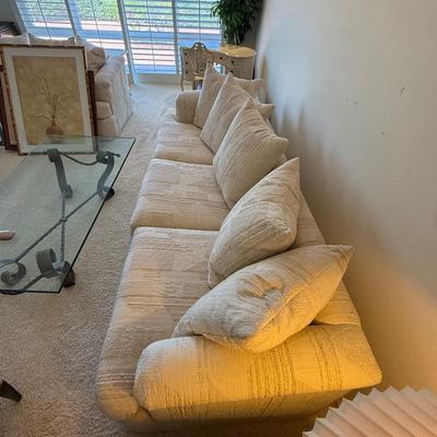 Henredon eContemporary Sofa Multicolor with 5 Pillows for Living Room