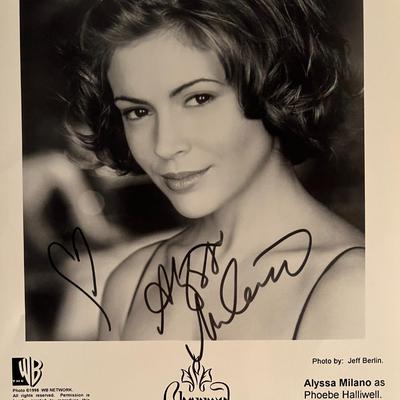 Alyssa Milano facsimile signed photo. 8x10 inches