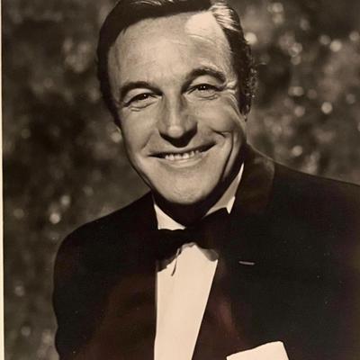 Gene Kelly unsigned photo