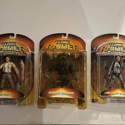 Lara Croft Tomb Raider set of 3 actions figures in original packaging