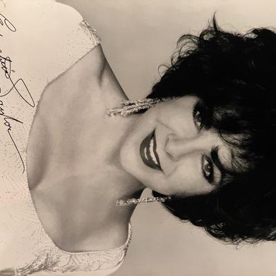 Elizabeth Taylor facsimile signed photo. 8x10 inches