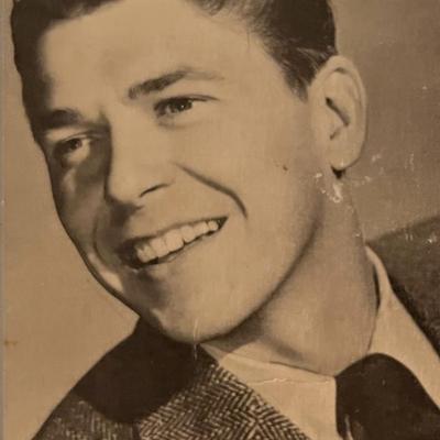 Ronald Reagan facsimile signed photo. 3x5 inches
