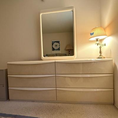 Modern White 6-Drawer Dresser with Mirror for Bedroom
