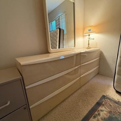 Modern White 6-Drawer Dresser with Mirror for Bedroom