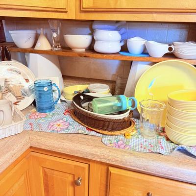 Lot 7: Cookbooks, Kitchen items & More