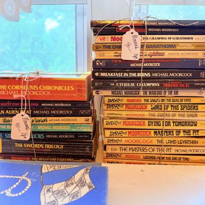 Lot 14: Games, Books & More