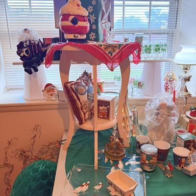 Lot 18: Holiday Room (Right side)