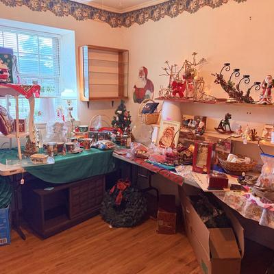 Lot 18: Holiday Room (Right side)