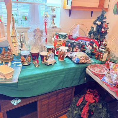 Lot 18: Holiday Room (Right side)
