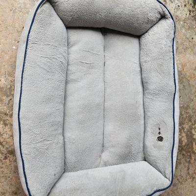 Sale Photo Thumbnail #122: Vibrant Life medium size dog bed