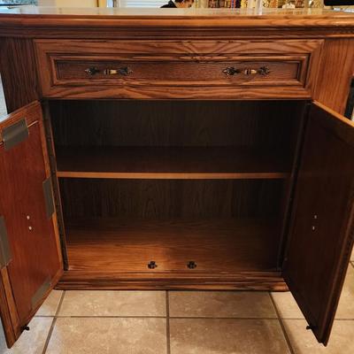 Sale Photo Thumbnail #405: Vintage Console/Buffet w/2 doors and 1 drawer (oak)