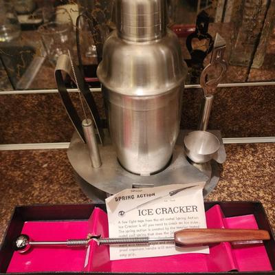 Bar Items