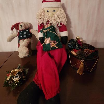 Sale Photo Thumbnail #493: Santa shelf sitter, drum w/pine cones and potpourri, teddy bear, and brass horn greenery candle holder