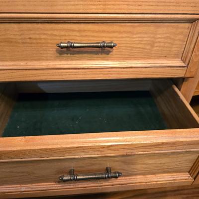 Hamilton Furniture Fairview Collection Oak China Hutch