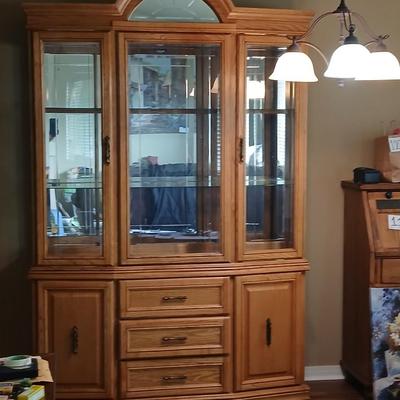 Hamilton Furniture Fairview Collection Oak China Hutch