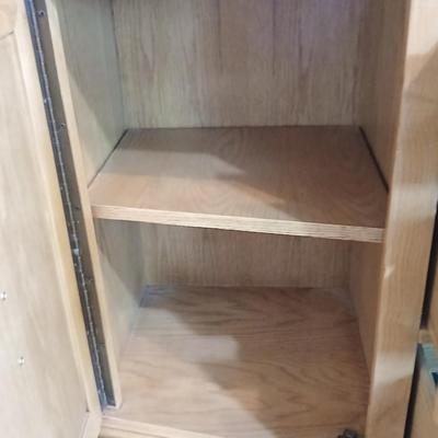 Hamilton Furniture Fairview Collection Oak China Hutch