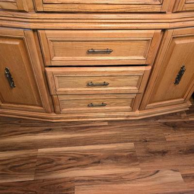 Hamilton Furniture Fairview Collection Oak China Hutch
