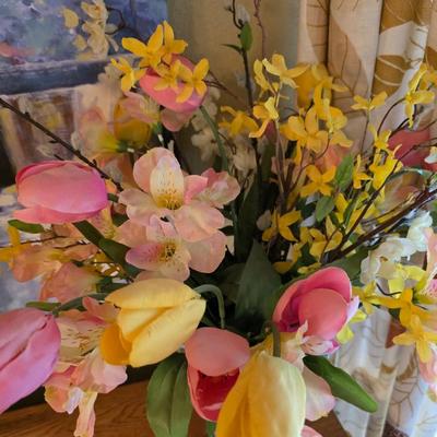Canvass Floral Wall Art & Faux Flower Arrangement – Spring Decor Pair