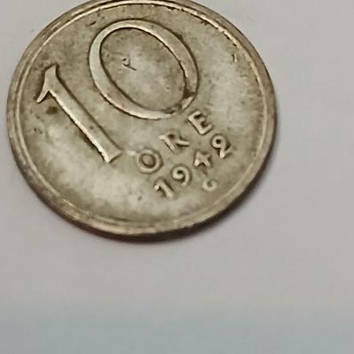 World Coin & Currency Assortment – Sweden, Europe, Canada