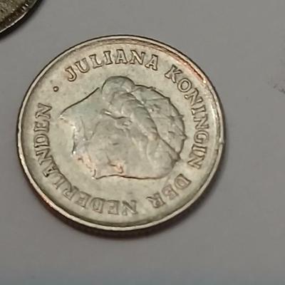 World Coin & Currency Assortment – Sweden, Europe, Canada