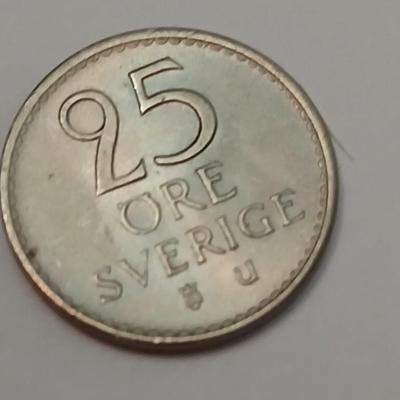 World Coin & Currency Assortment – Sweden, Europe, Canada