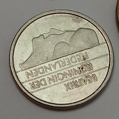 World Coin & Currency Assortment – Sweden, Europe, Canada