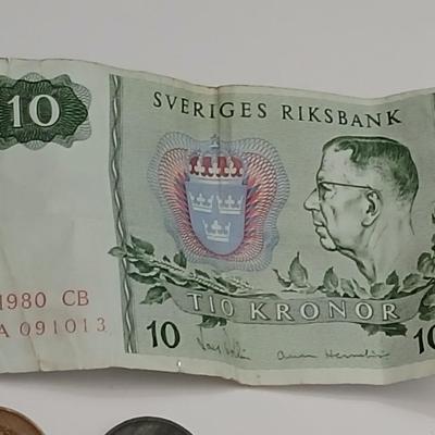 World Coin & Currency Assortment – Sweden, Europe, Canada