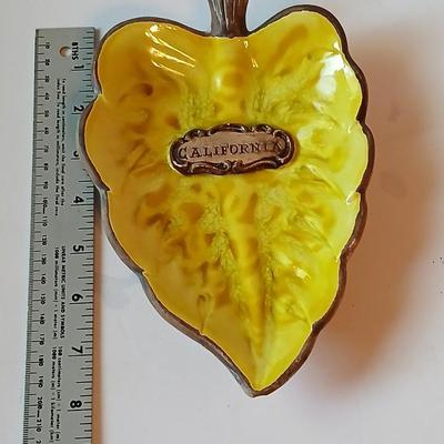Vintage California & Six Flags Ceramic Trinket Dishes – Set of 2