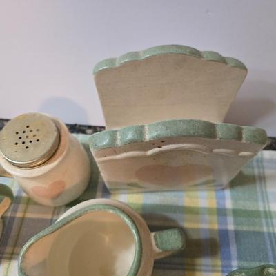 Vintage Country Heart Stoneware Kitchen Accessory Set – 15+ Pieces