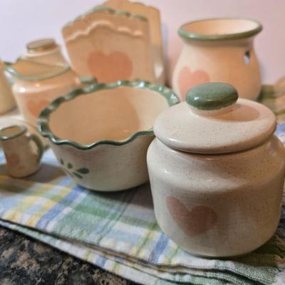 Vintage Country Heart Stoneware Kitchen Accessory Set – 15+ Pieces