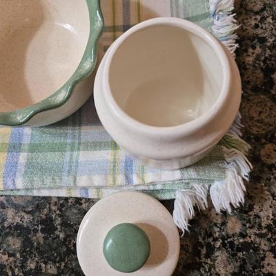 Vintage Country Heart Stoneware Kitchen Accessory Set – 15+ Pieces