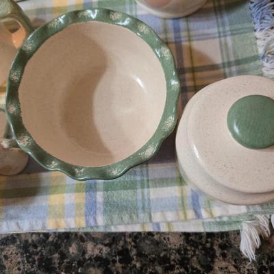 Vintage Country Heart Stoneware Kitchen Accessory Set – 15+ Pieces