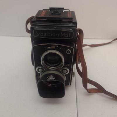 Vintage Yoshica Mat Medium Format Twin Lense Camera with Strap
