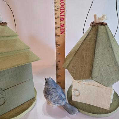 Set of 2 Painted Wooden Birdhouses + Decorative Bird Figurine – Cottage Garden Decor