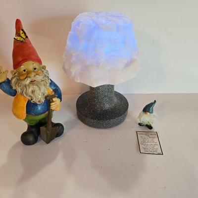 Whimsical Gnome Decor Trio – Light-Up Flower Lamp, Garden Gnome & Mini Good Luck Gnome