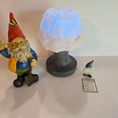 Whimsical Gnome Decor Trio – Light-Up Flower Lamp, Garden Gnome & Mini Good Luck Gnome
