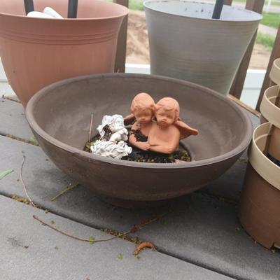 Outdoor Planter & Garden Accessory Lot – Pots, & Decor