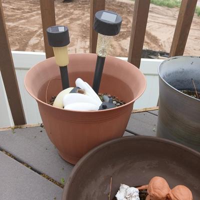 Outdoor Planter & Garden Accessory Lot – Pots, & Decor