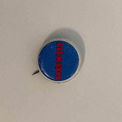 Nixon campaign vintage pin